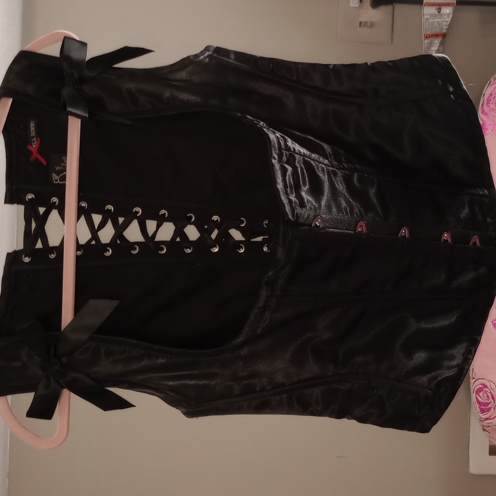 Under bust corset
